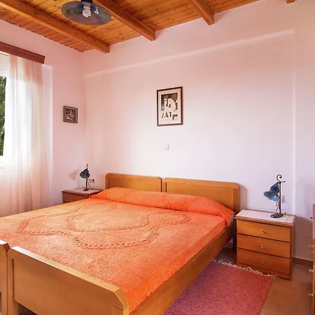 Modish In Lefkogia Crete With Swimming Pool Villa Lefkogeia